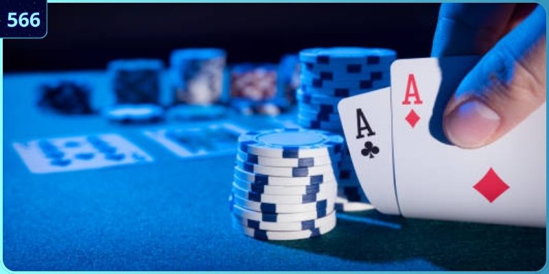 Sử dụng bluff - Cách chơi Xì Tố cơ bản